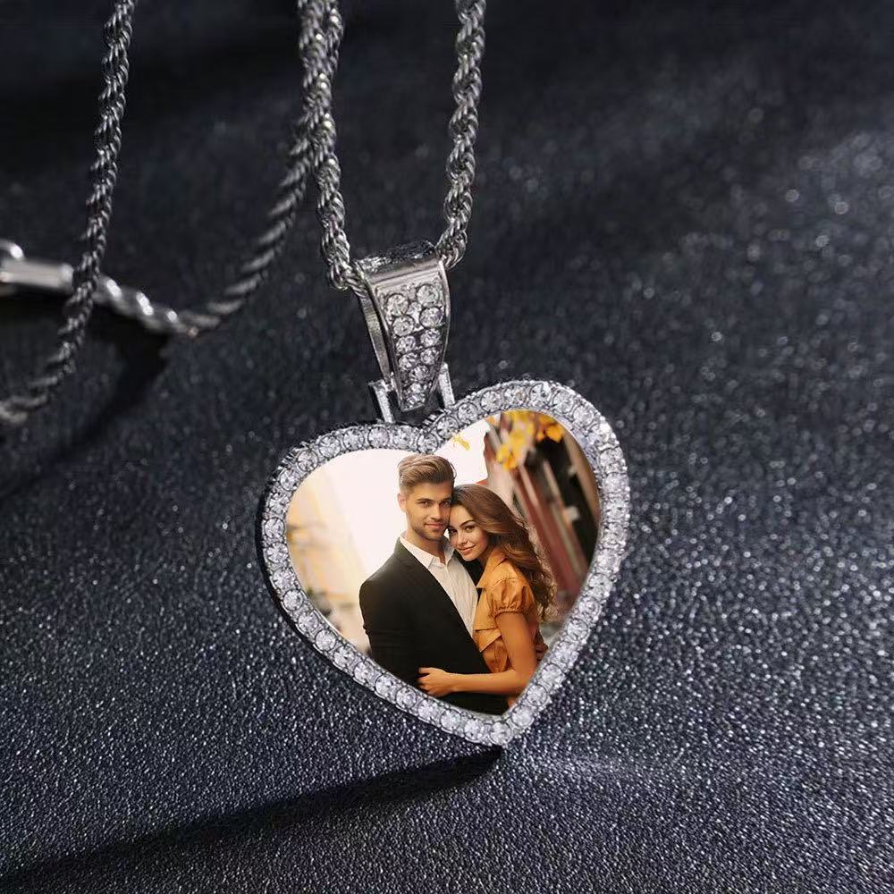 Diamond -Studded Titanium Steel Thermochromic Necklace Holds Your Precious Moments.Sparkling Symbol Of Love