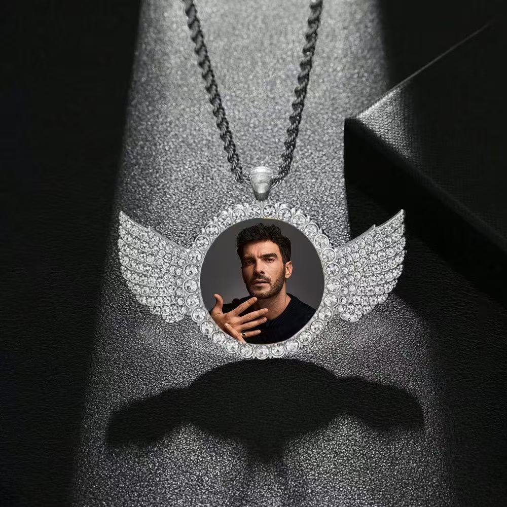 Diamond -Studded Titanium Steel Thermochromic Necklace Holds Your Precious Moments.Sparkling Symbol Of Love