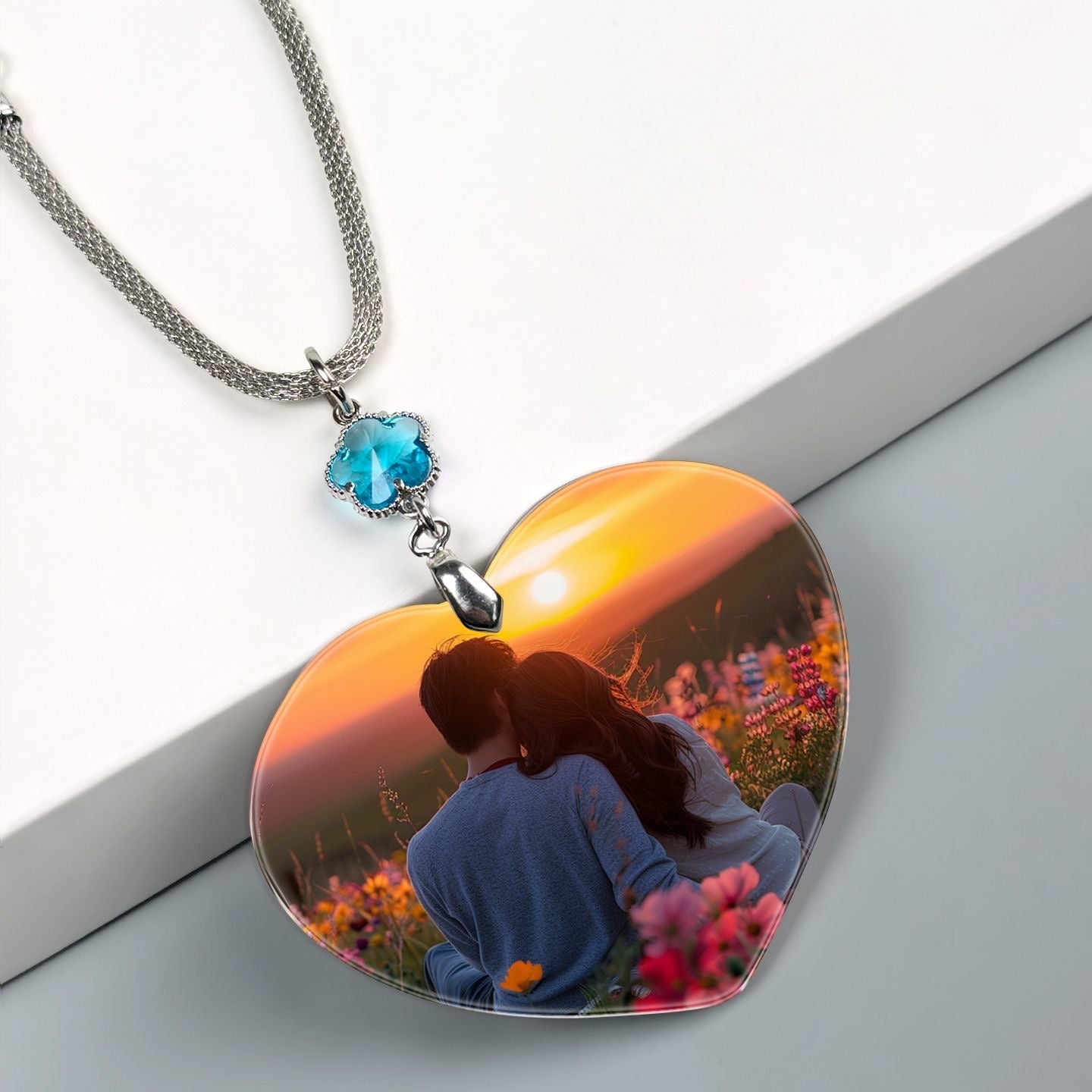 Custom Photo Pendant: Carry Your Joyful Moments Everywhere