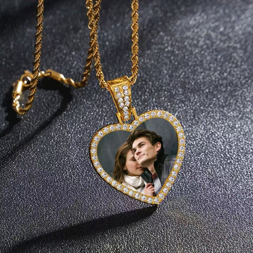 Diamond -Studded Titanium Steel Thermochromic Necklace Holds Your Precious Moments.Sparkling Symbol Of Love