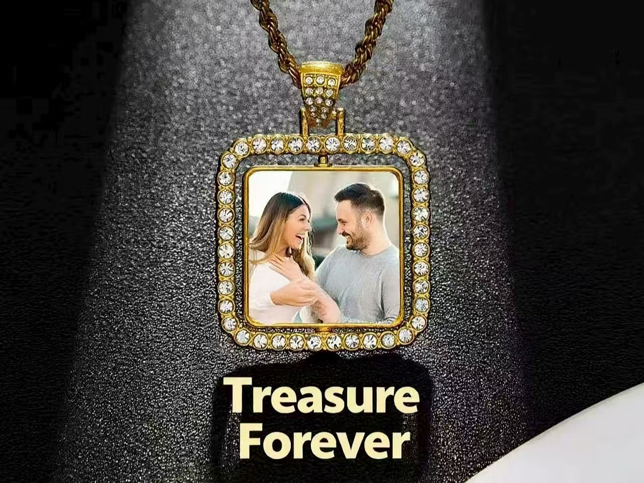 Diamond -Studded Titanium Steel Thermochromic Necklace Holds Your Precious Moments.Sparkling Symbol Of Love