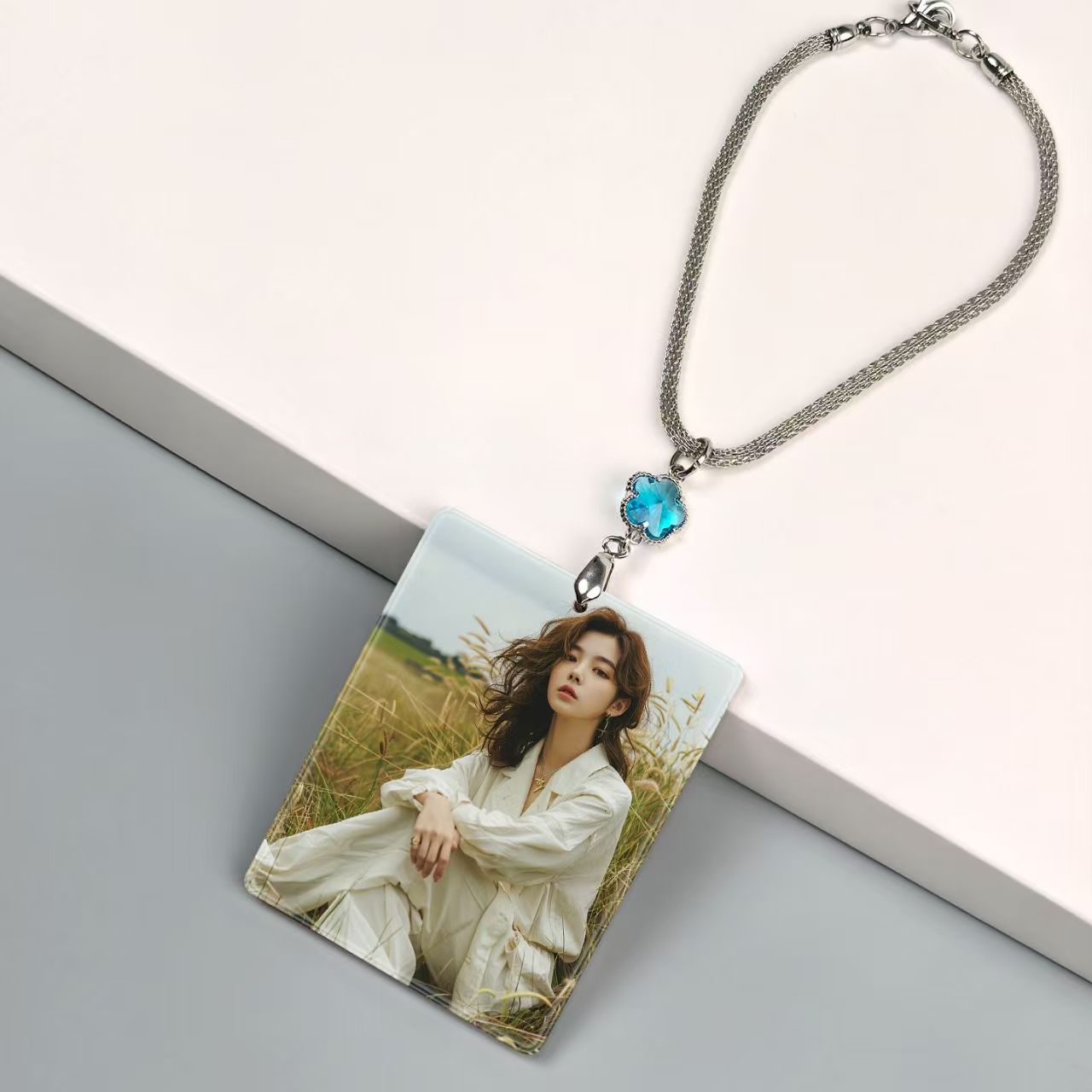 Custom Photo Pendant: Carry Your Joyful Moments Everywhere