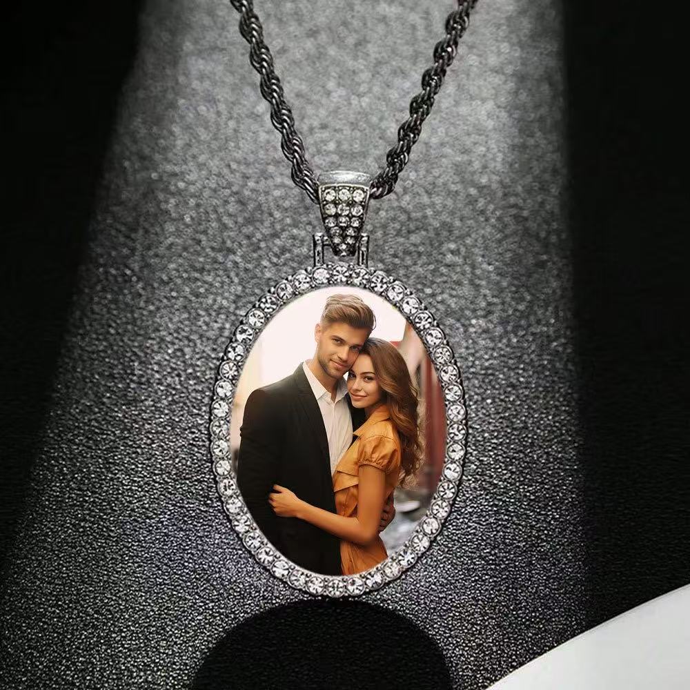 Diamond -Studded Titanium Steel Thermochromic Necklace Holds Your Precious Moments.Sparkling Symbol Of Love