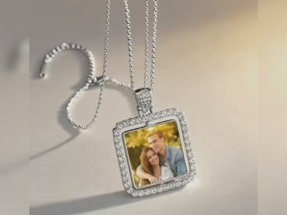 Diamond -Studded Titanium Steel Thermochromic Necklace Holds Your Precious Moments.Sparkling Symbol Of Love